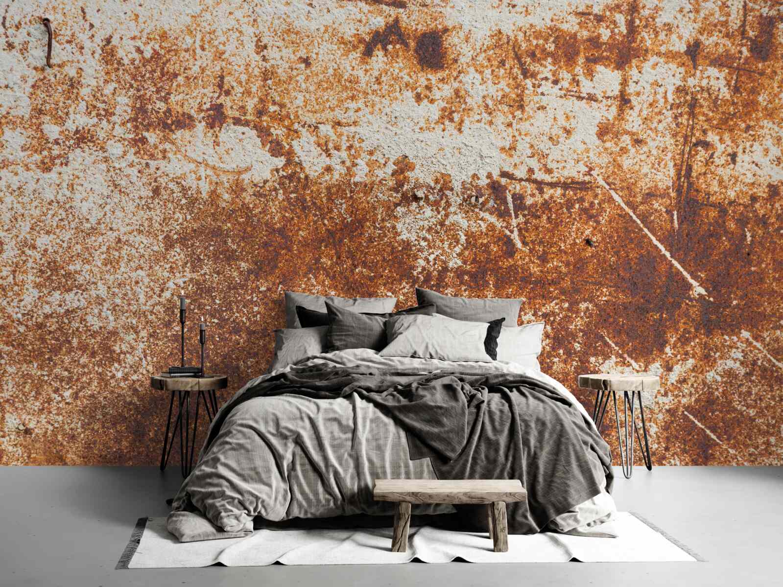 Fotobehang bekraste muur geschilderd in donkere roesttinten