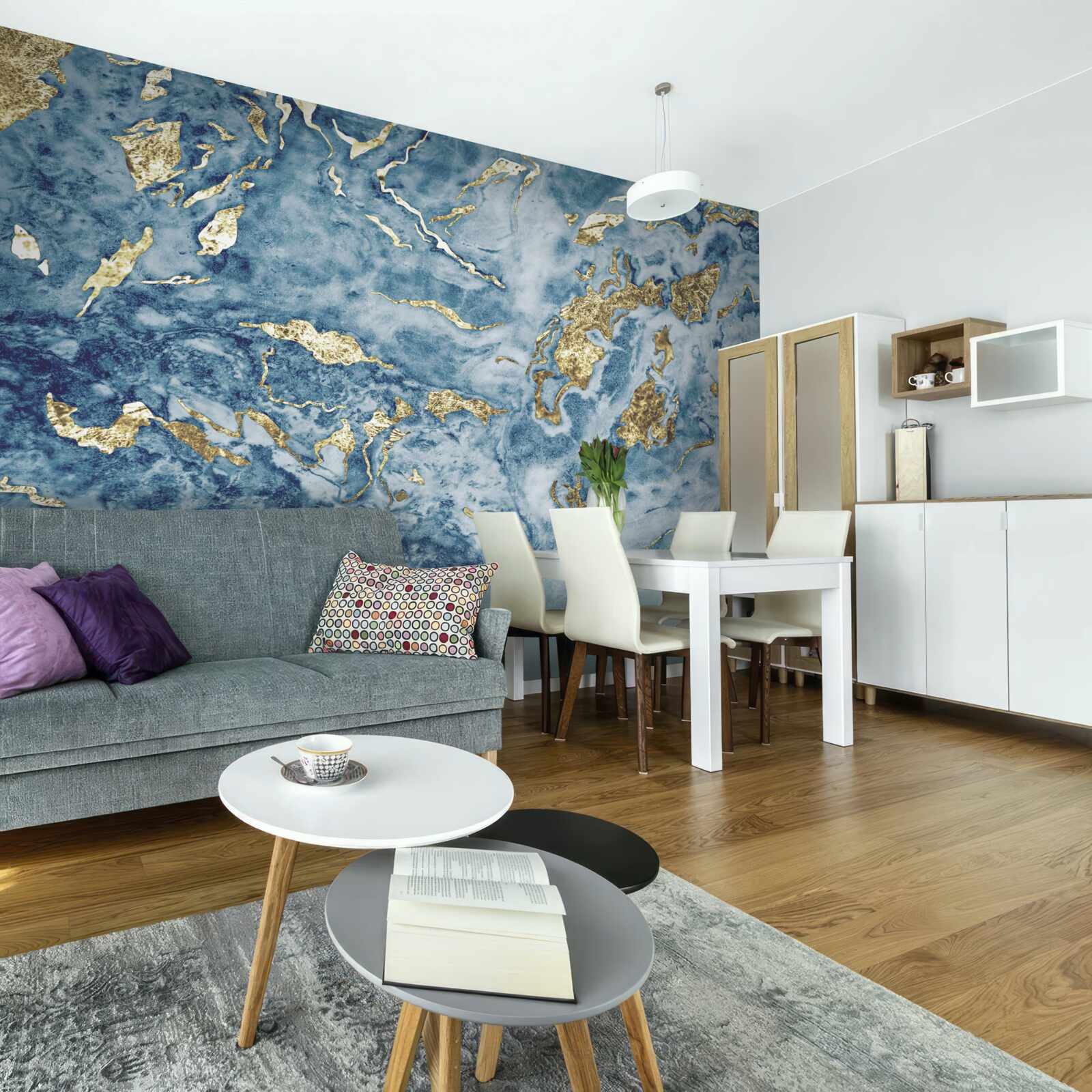 Fotobehang blauw marmer met goud dooraderd