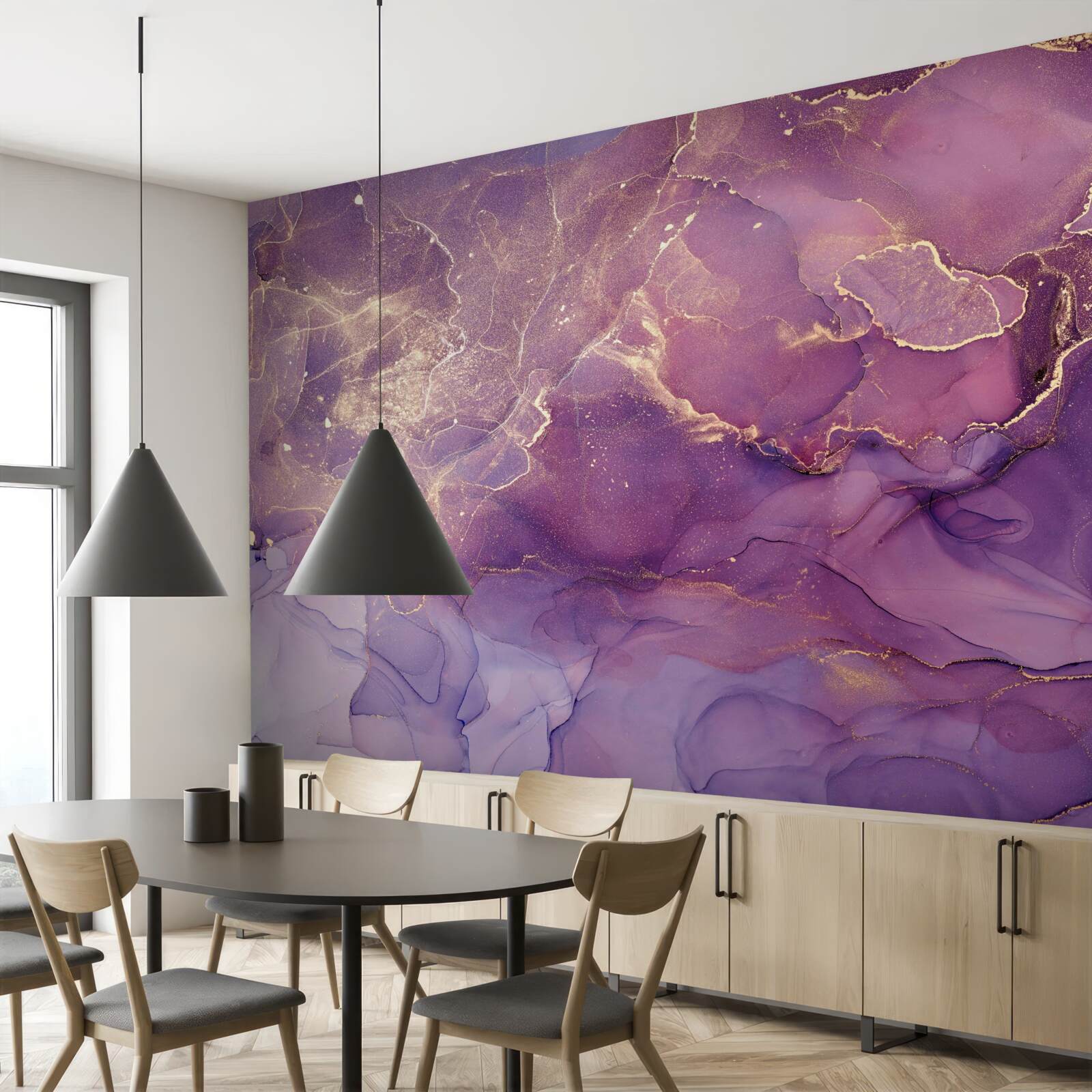 Fotobehang gemarmerde achtergrond in goud met paarse tint