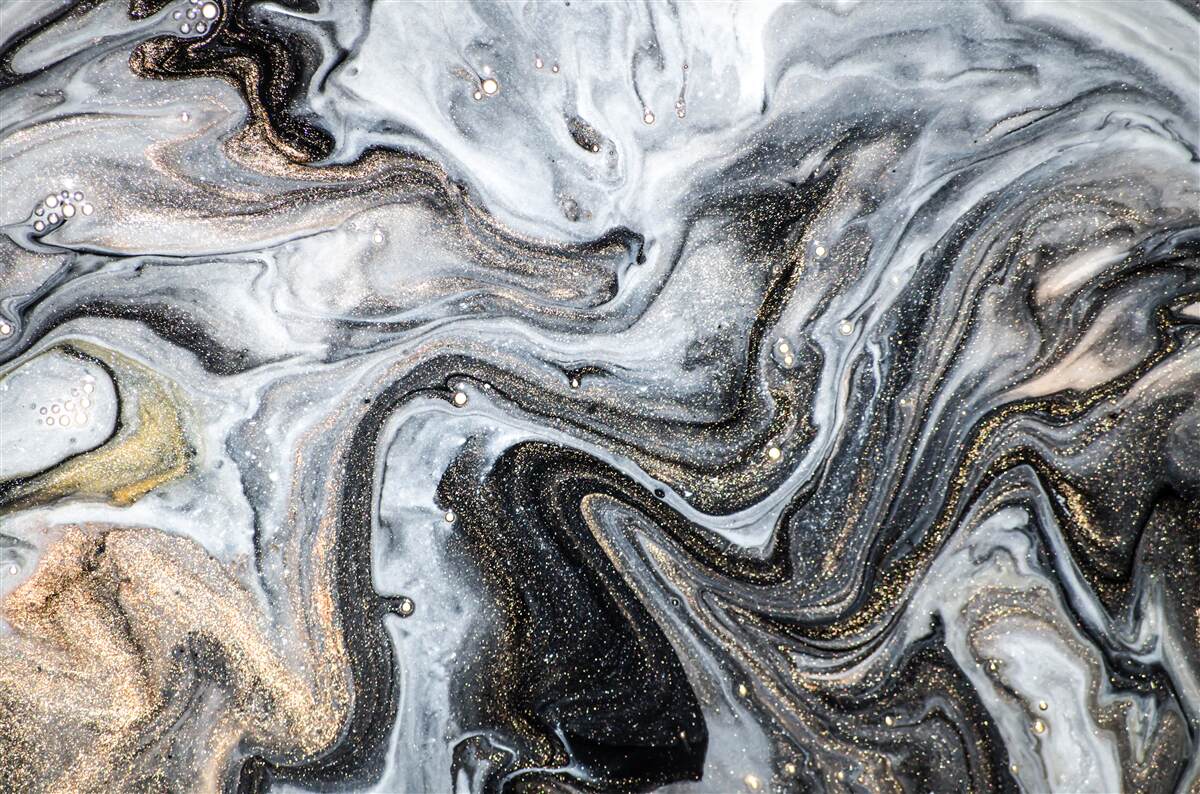 Fotobehang zwart marmer met goud dooraderd