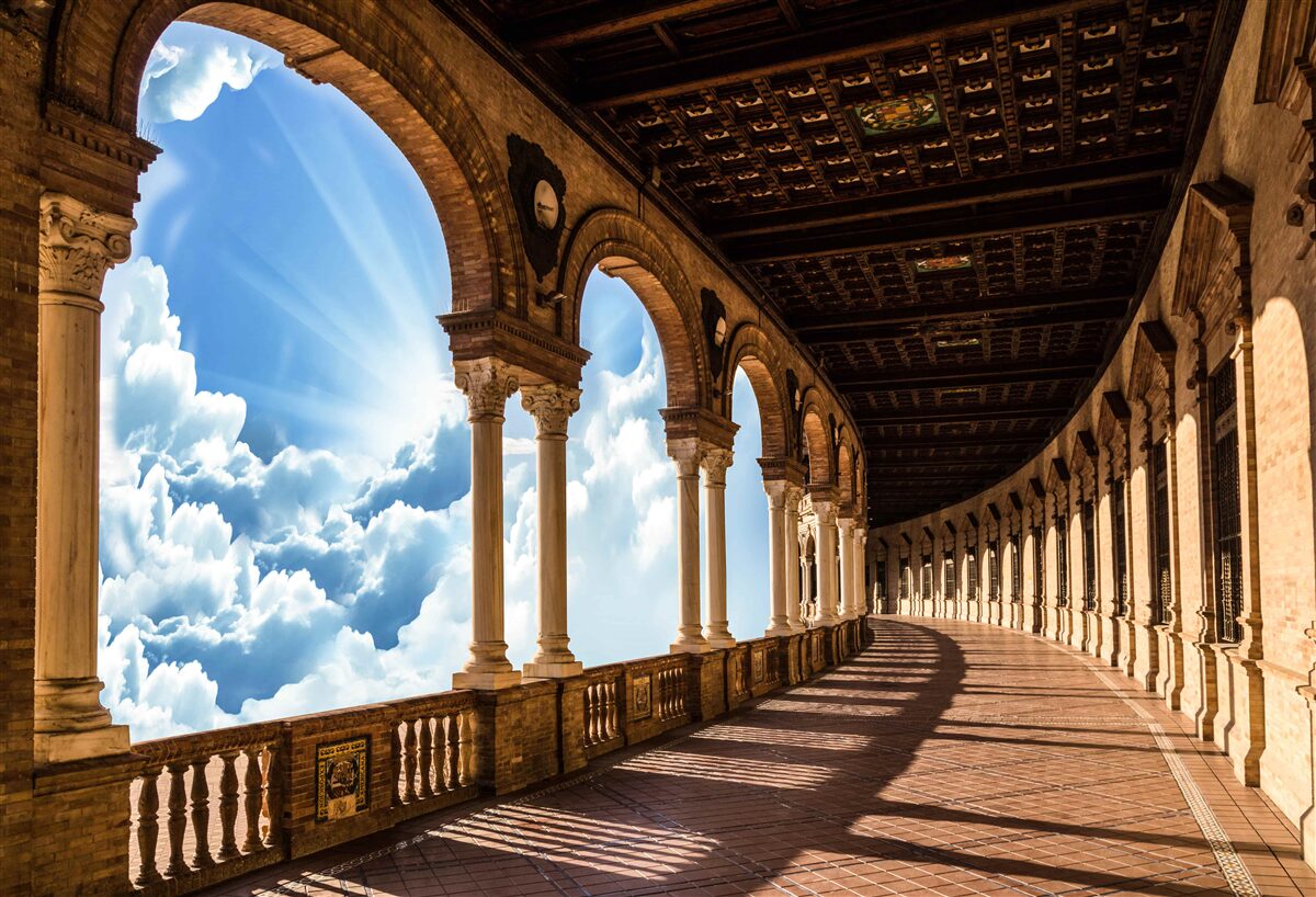 Fotobehang oneindig hoge rij kolommen