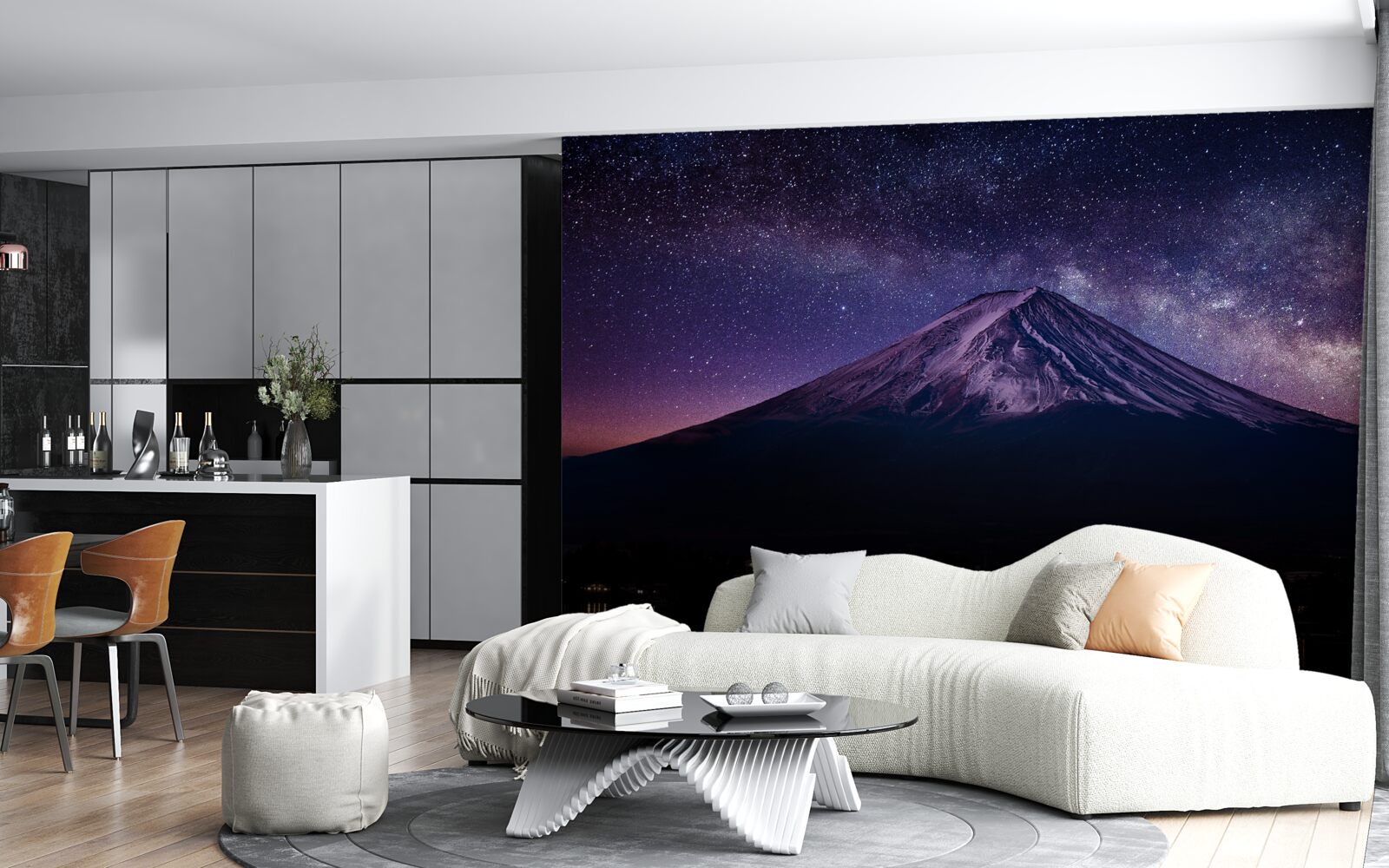 Fotobehang sterrenhemel met een paarse tint boven de bergtop