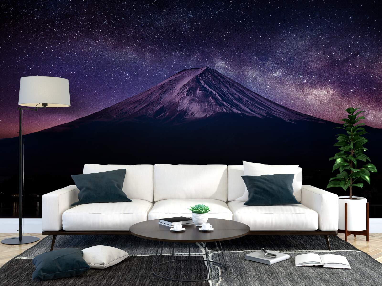 Fotobehang sterrenhemel met een paarse tint boven de bergtop