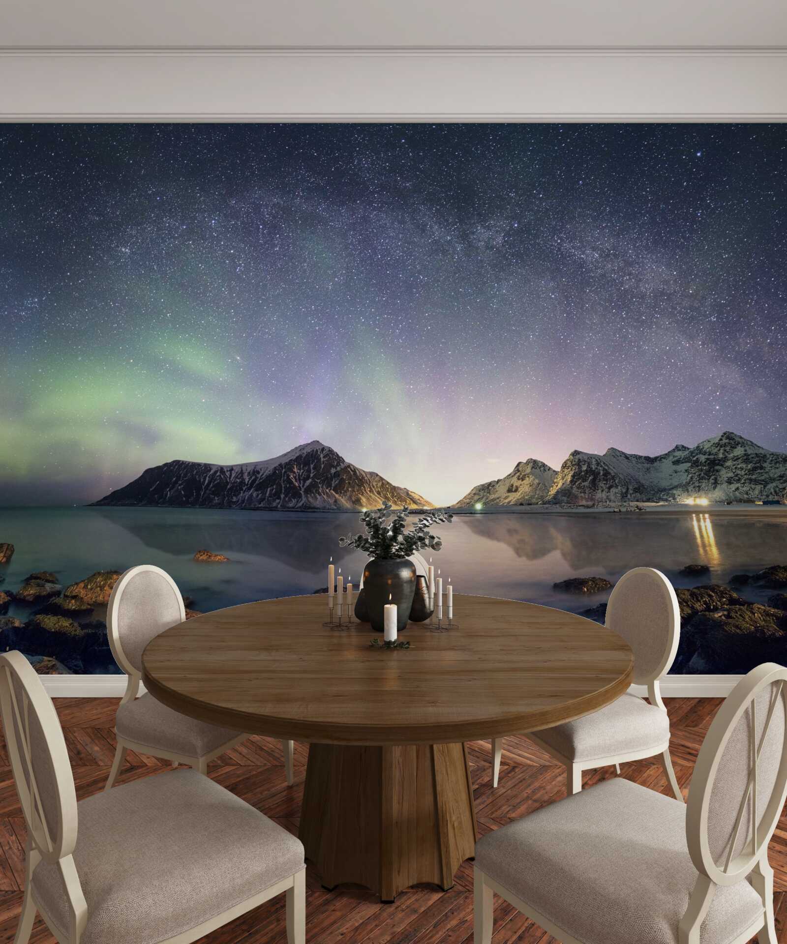 Fotobehang de nachtelijke hemel versierd met sterren en verlicht door de aurora borealis