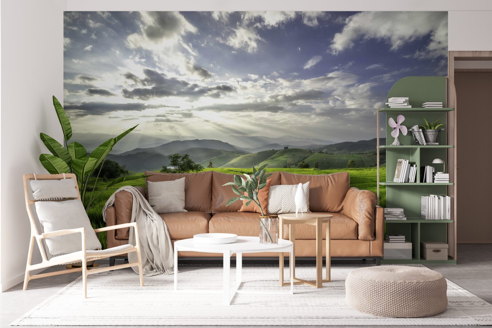 Fotobehang een vlakte ondergedompeld in het groen van de bergen wordt verlicht door zonnestralen