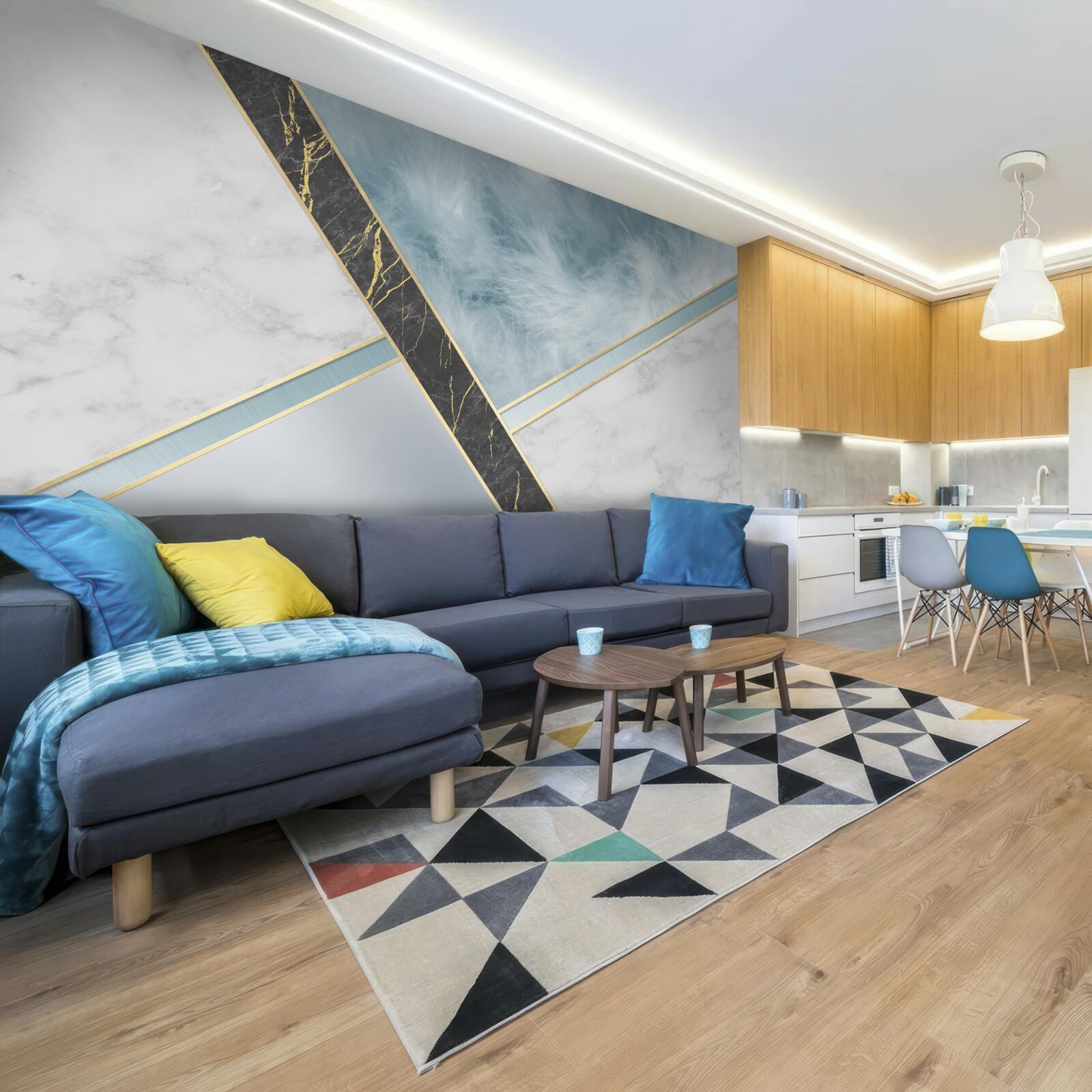 Fotobehang marmer in grijs- en blauwtinten met een zwart element