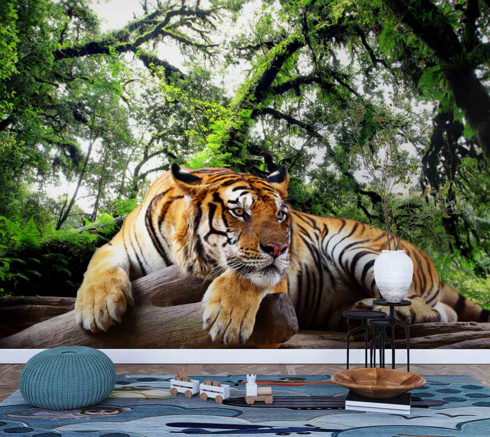 Fotobehang tijger rust uit in een wilde tropische jungle