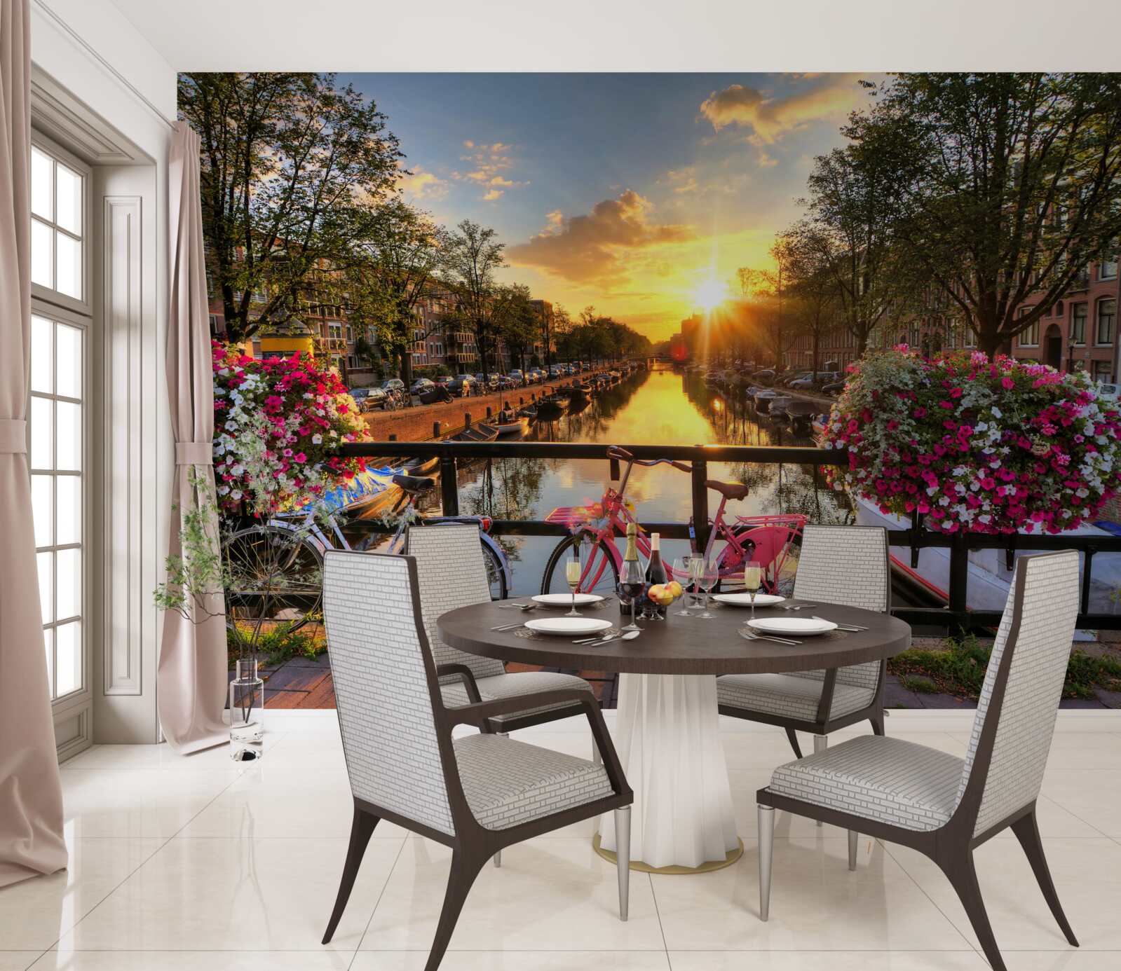 Fotobehang zonsondergang in amsterdam met fietsen op de achtergrond