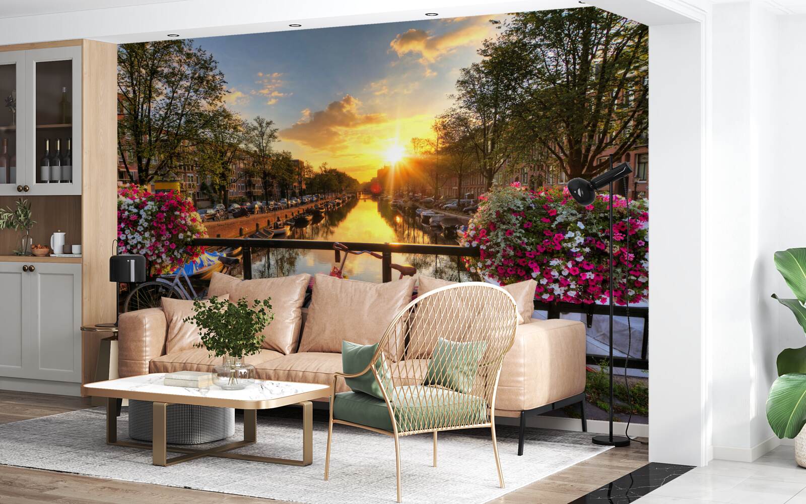 Fotobehang zonsondergang in amsterdam met fietsen op de achtergrond