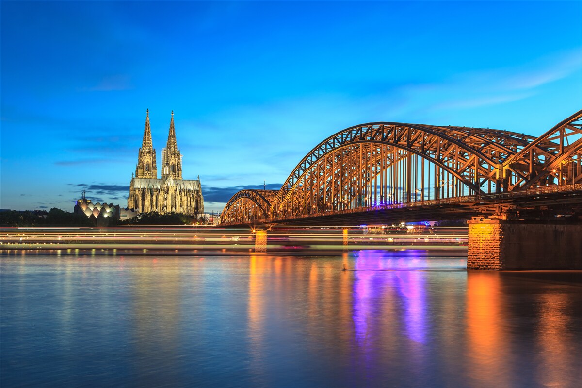 Fotobehang de hohenzollern brug ligt in de kolonie van