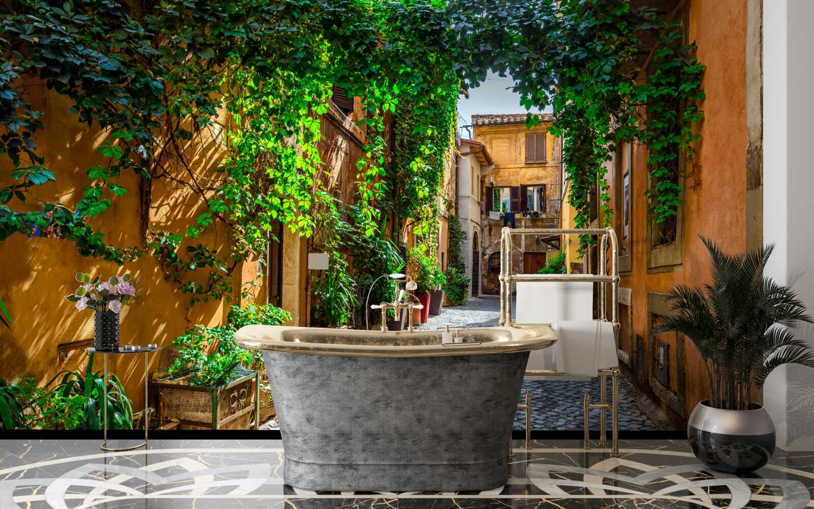 Fotobehang Italiaanse binnenplaats, omgeven door groen, is gevuld met comfort