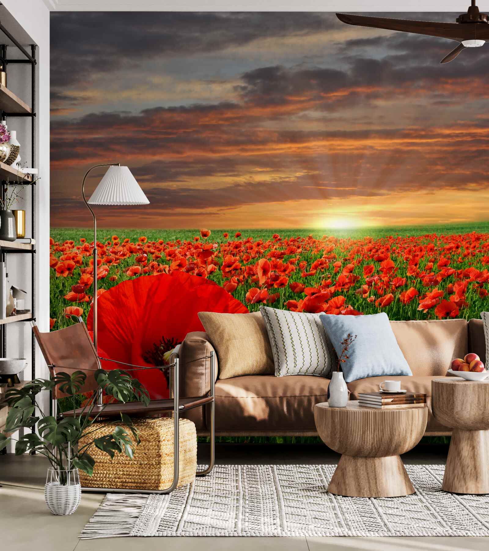 Fotobehang zonsondergang boven een veld van scharlaken klaprozen