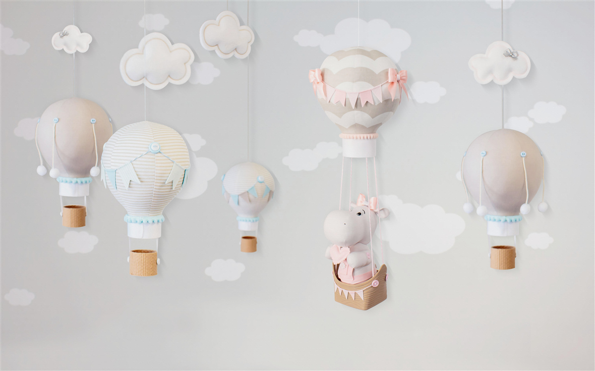 Fotobehang nijlpaardje in een vliegende bal