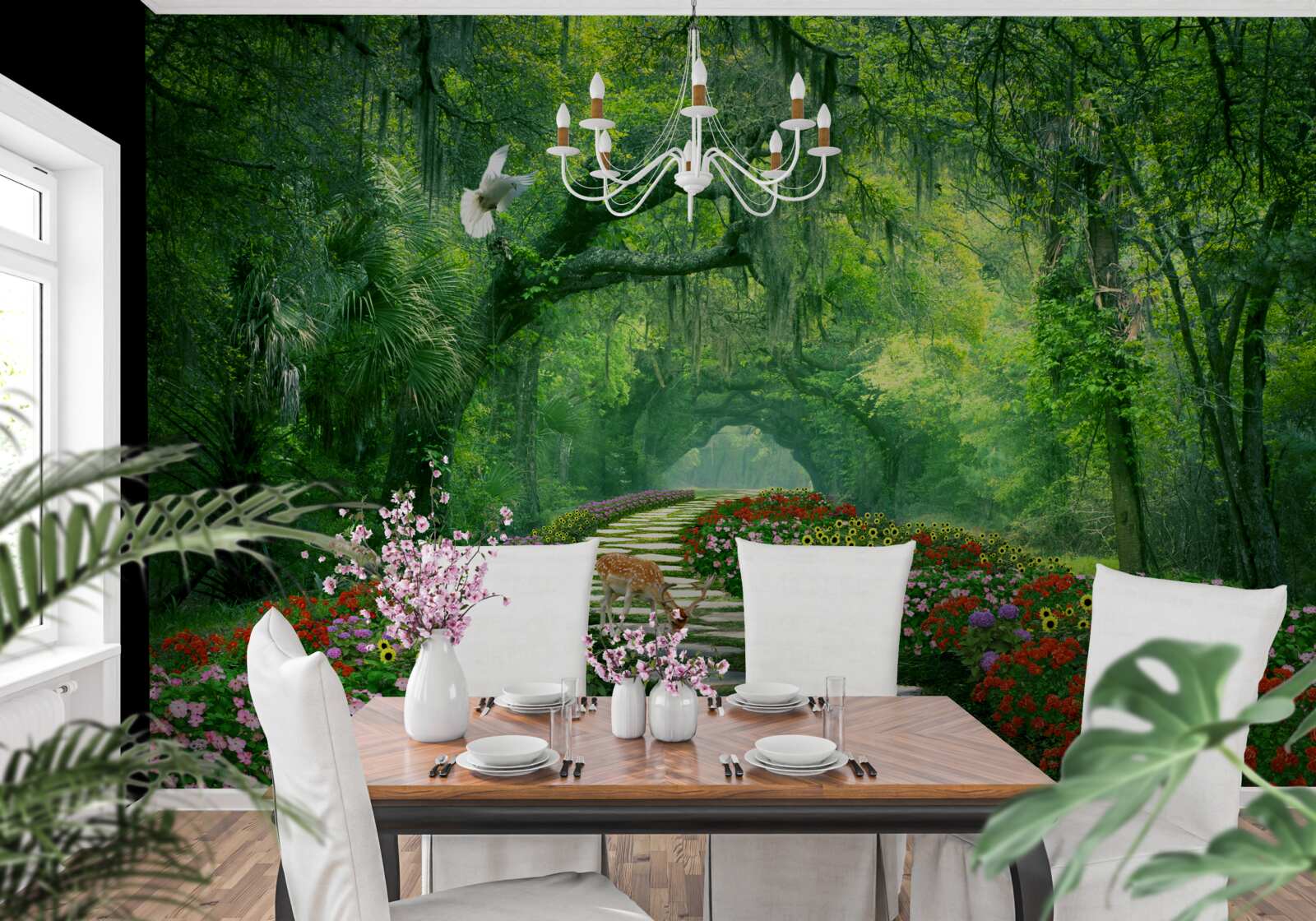 Fotobehang een kleurrijk tropisch pad bezaaid met bloemen door het bos