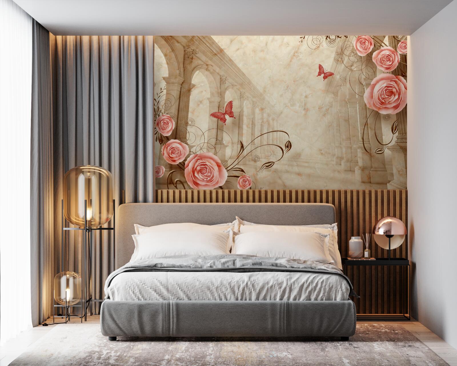 Fotobehang op de achtergrond van de bogen staan vlinders en roze rozen