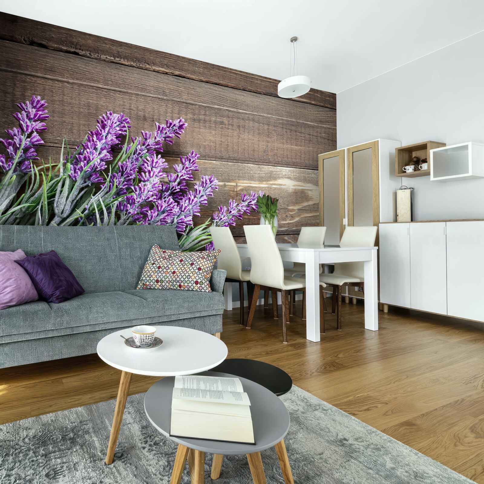 Fotobehang lavendeltakken op de achtergrond met een boom