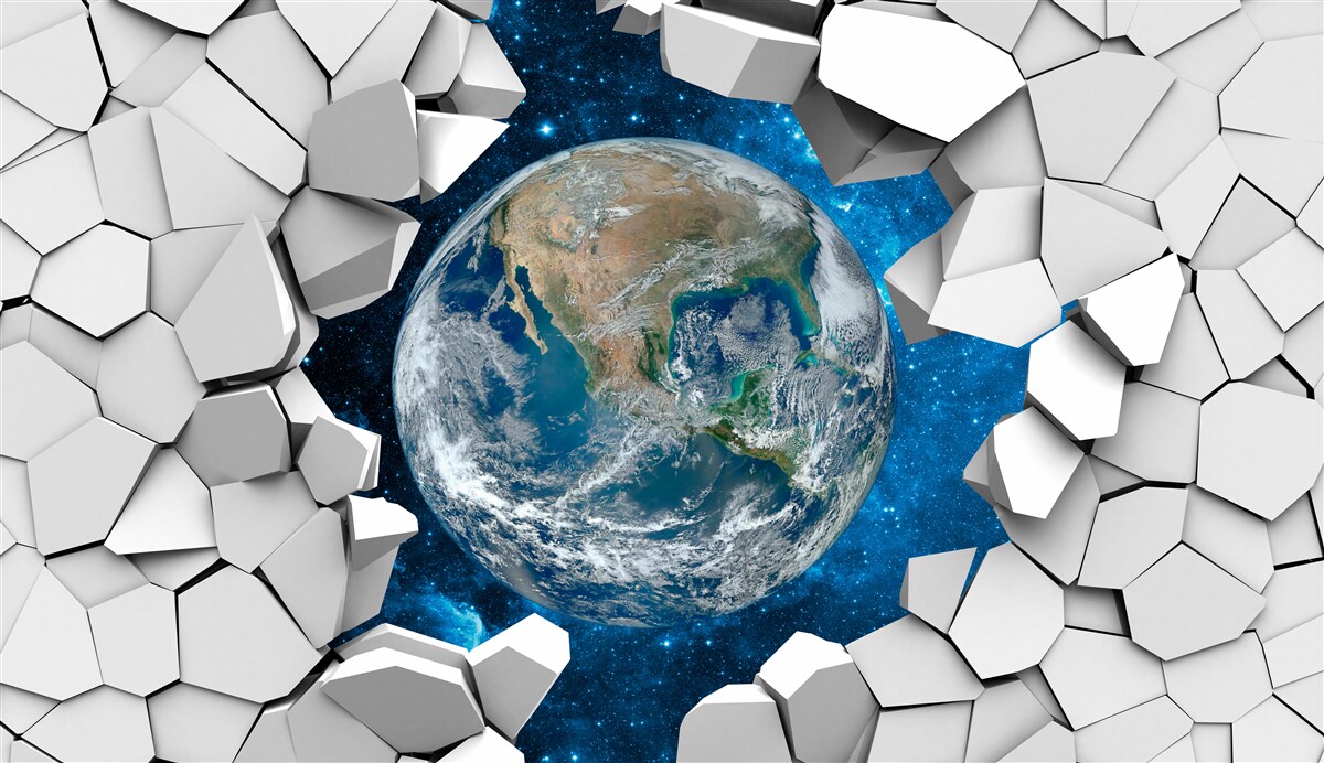 Fotobehang zicht op de site door een gebroken muur