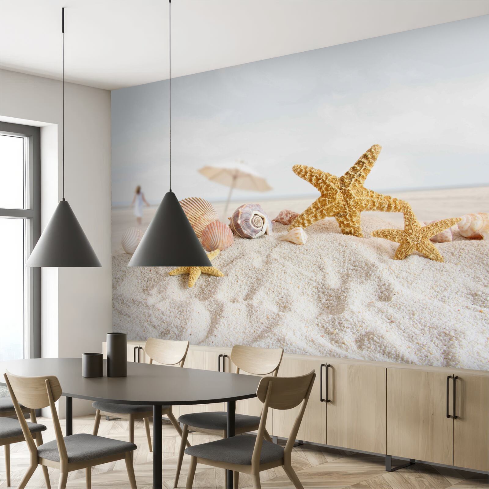 Fotobehang zeesterren en schelpen liggen op het zand