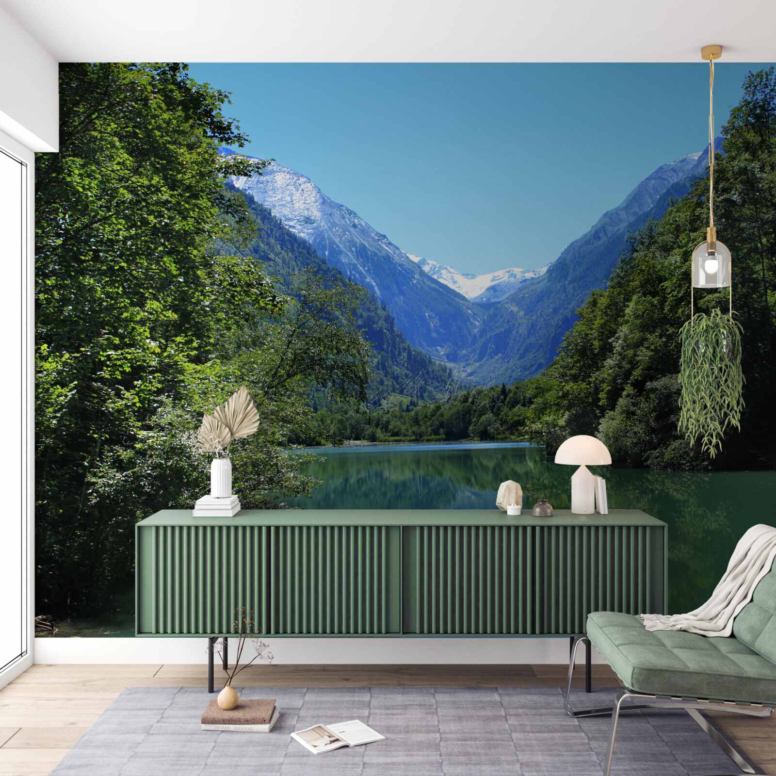 Fotobehang een rustig stuwmeer verborgen in het dichte bos op de hellingen van de bergen