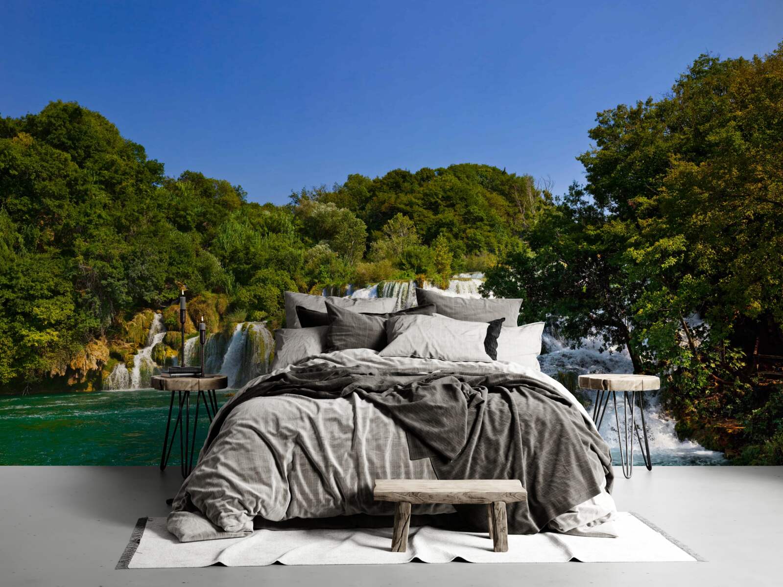 Fotobehang uitzicht op bospaden en donderende watervallen