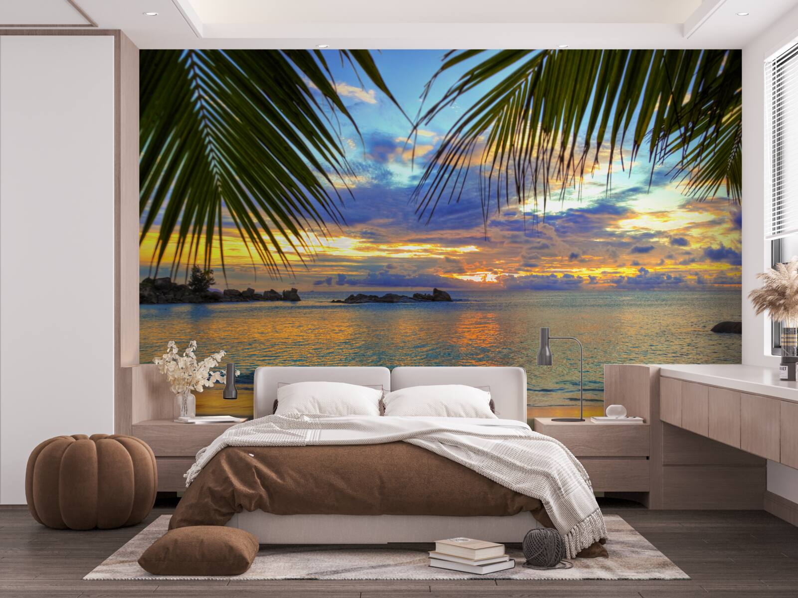 Fotobehang de kust is omgeven door een vredige tropische zonsondergang