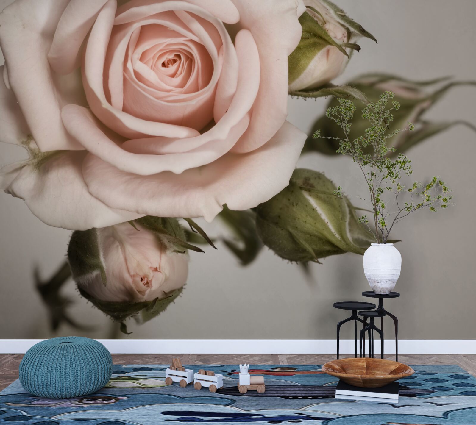 Fotobehang een roos in de tint poederroze en haar bloemknoppen