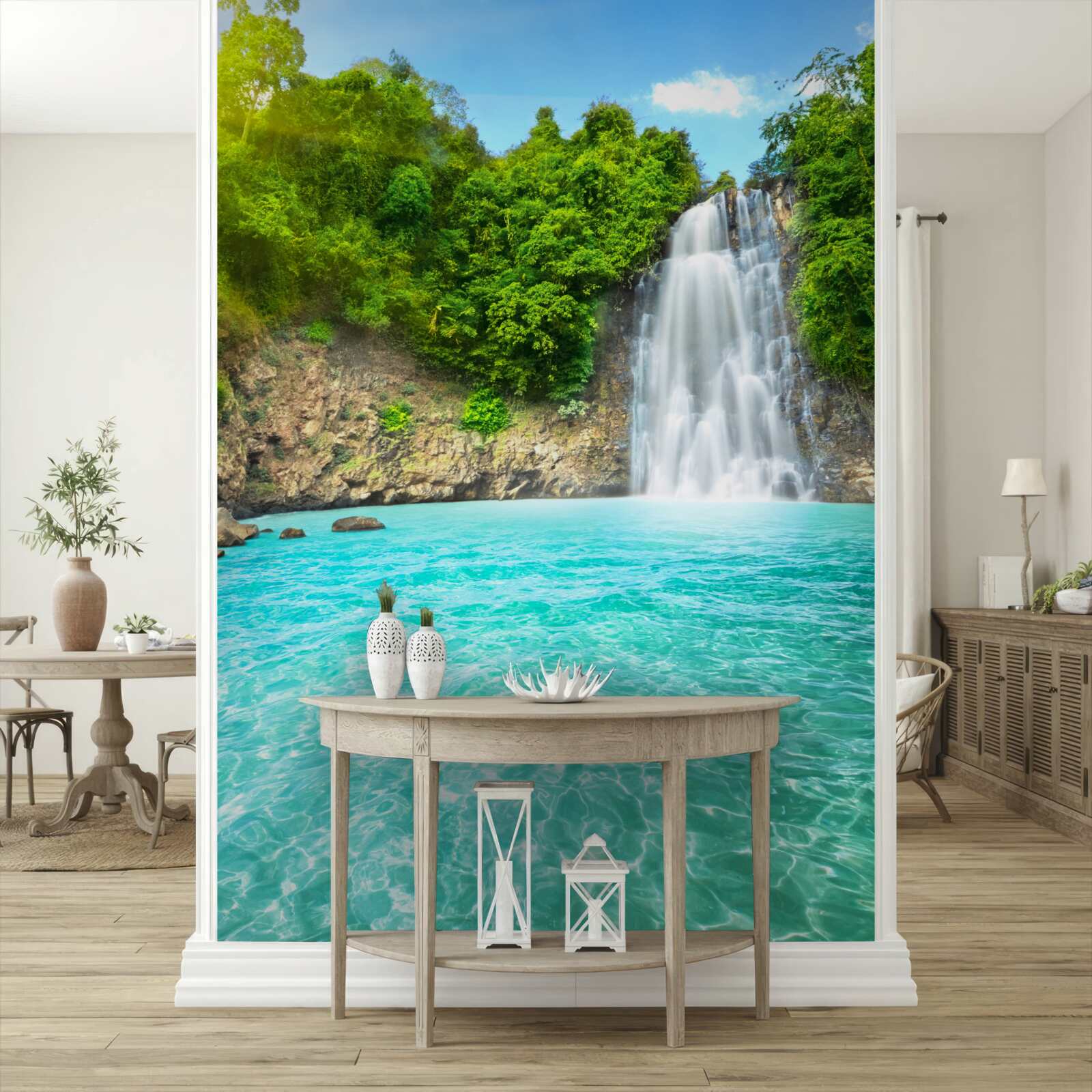 Fotobehang het water van een kristalheldere bergwaterval in de woestijn