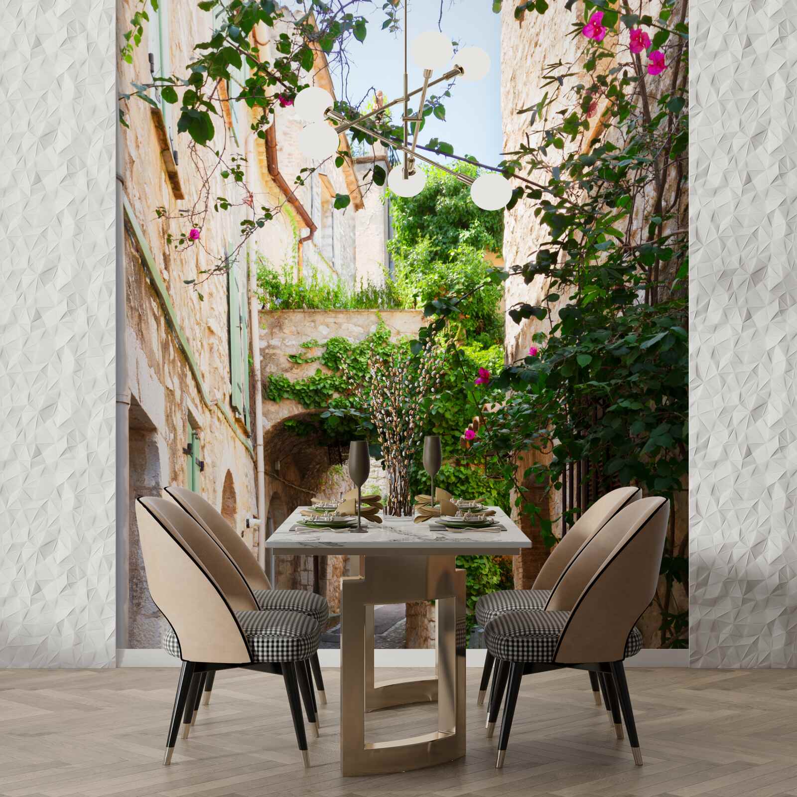 Fotobehang oude smalle straat versierd met levende planten