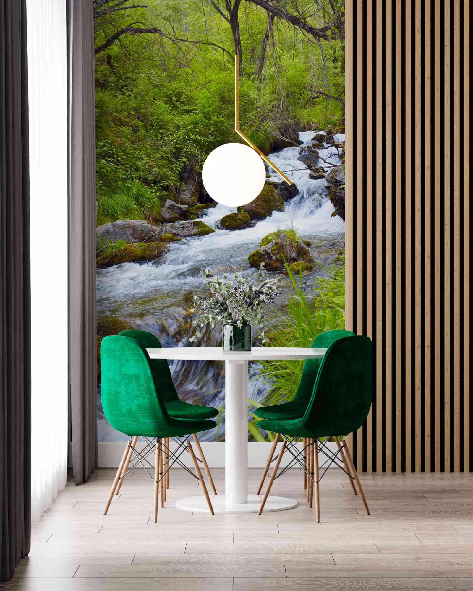 Fotobehang waterval die woest stroomt midden in het bos