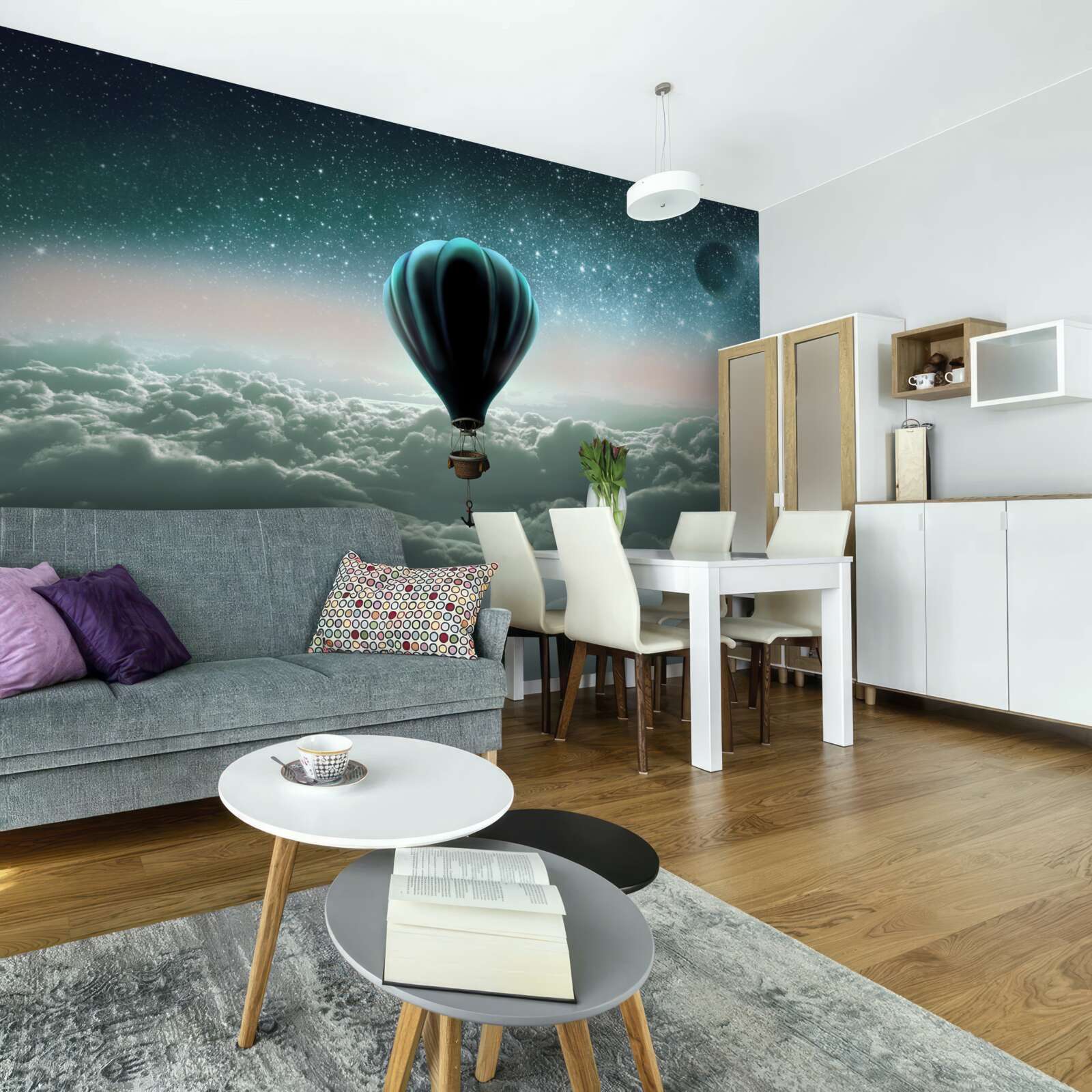 Fotobehang nachtelijke heteluchtballon zwevend boven de wolken