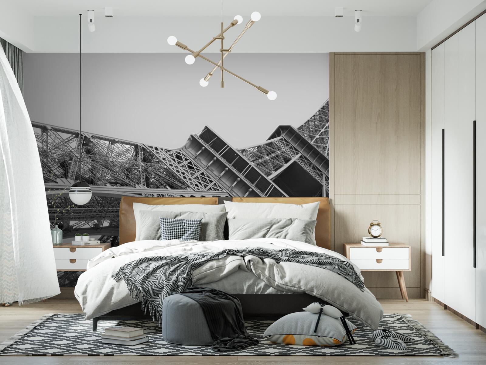 Fotobehang zwart-wit uitzicht op de eiffeltoren van onderaf