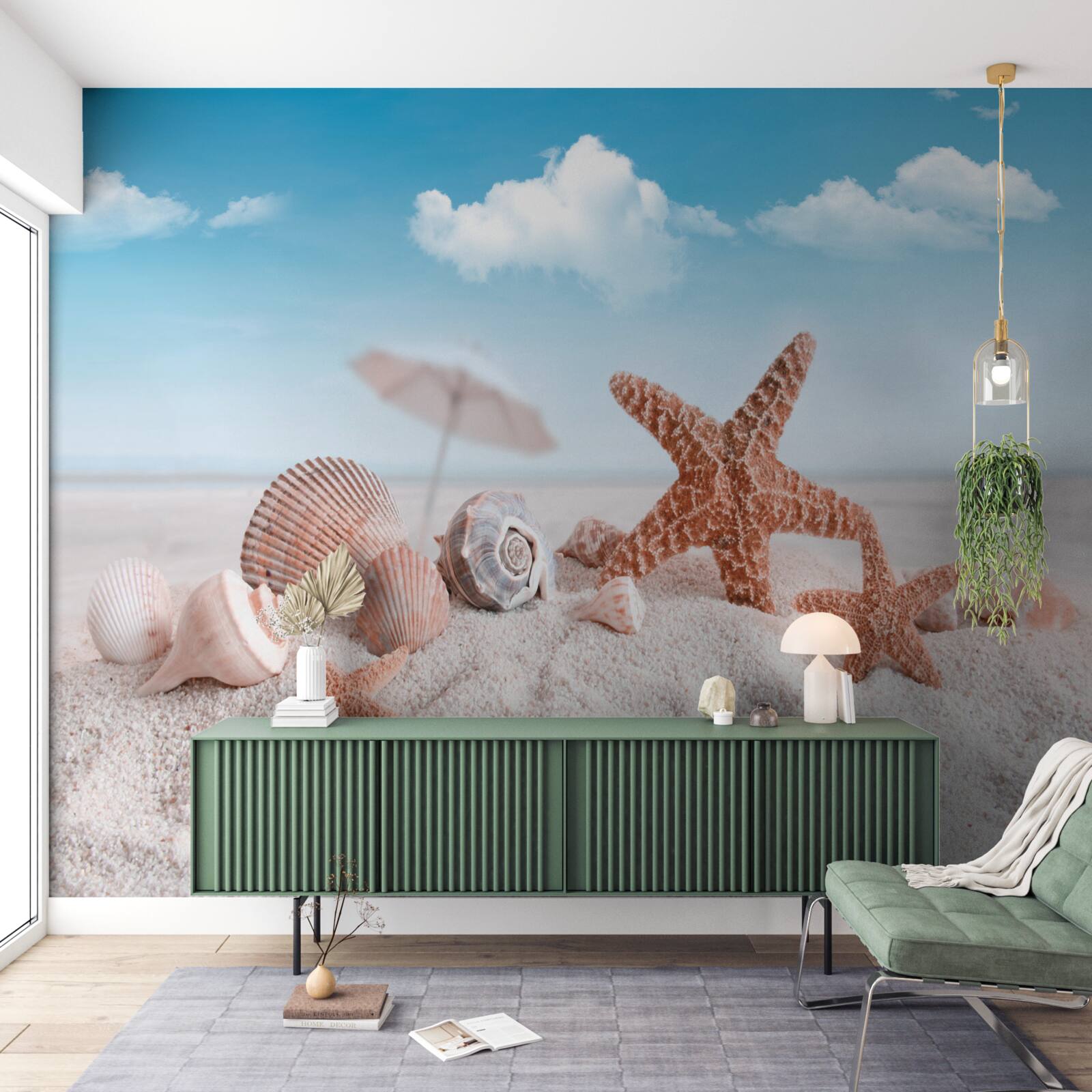 Fotobehang schelpen van schaaldieren op een zanderige kustlijn