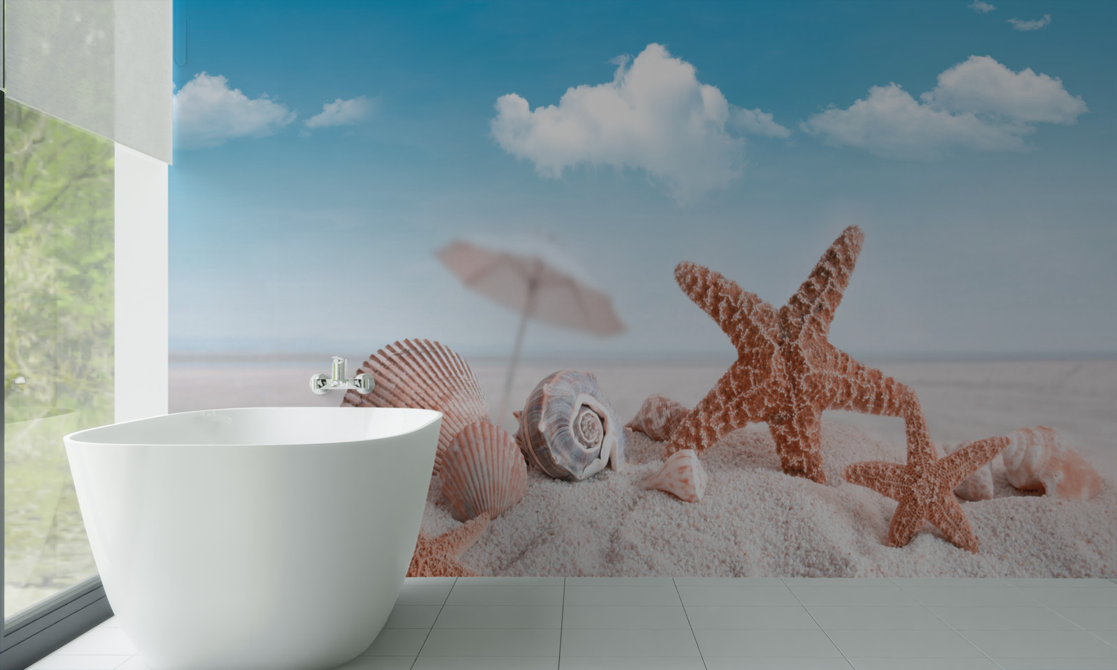 Fotobehang schelpen van schaaldieren op een zanderige kustlijn