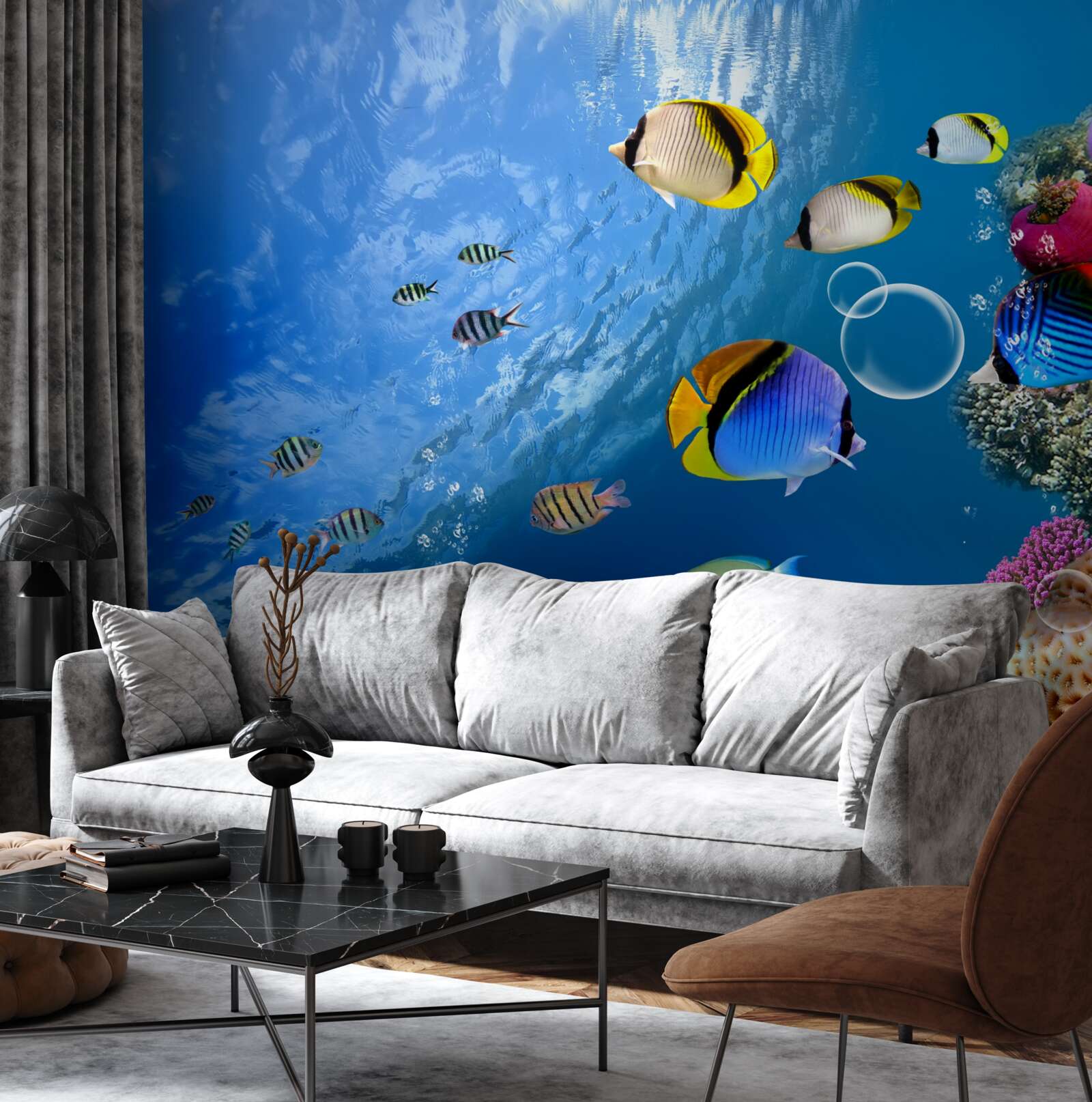 Fotobehang heldere vissen in rustig water