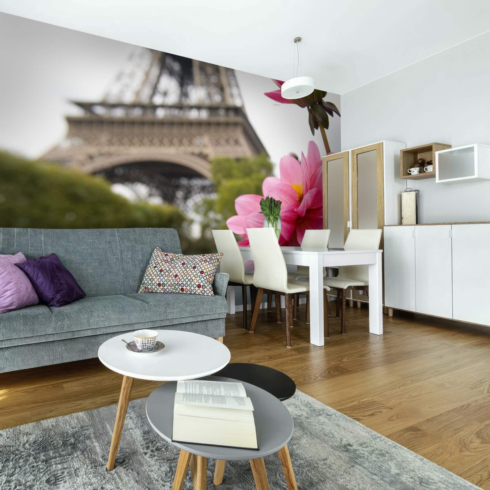 Fotobehang oogverblindende, weelderige bloemen in de Franse hoofdstad