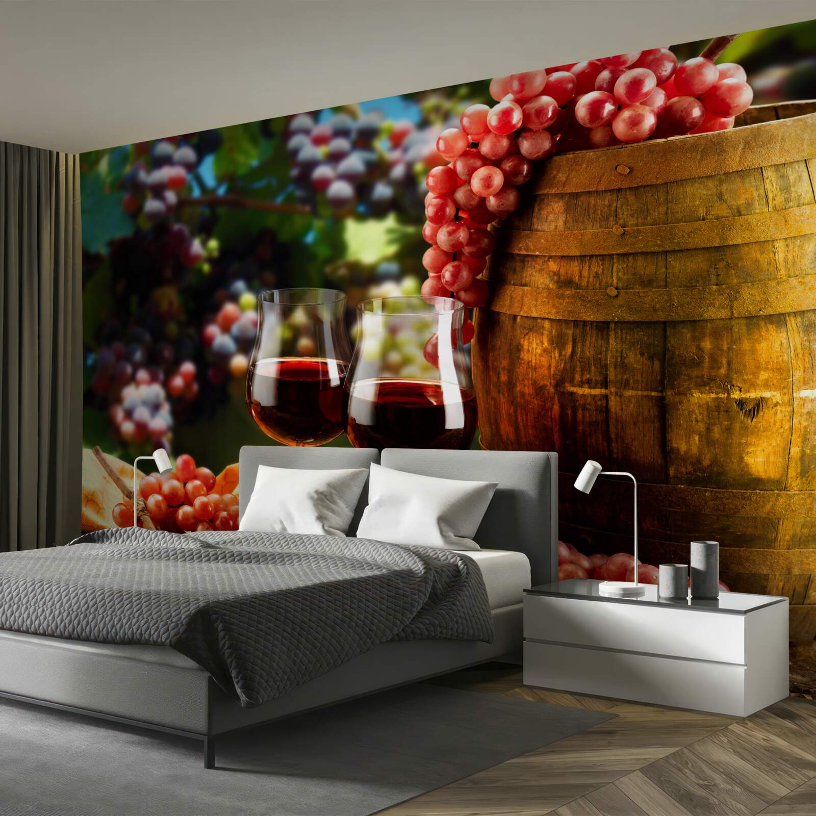 Fotobehang druiventrossen vormen de achtergrond voor wijnglazen gevuld met wijn