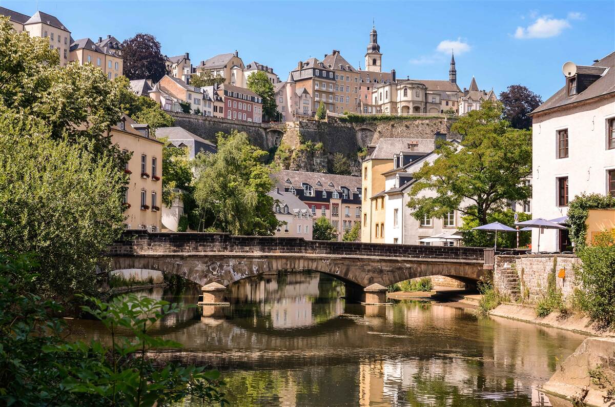Fotobehang brug over de luxemburgse rivier
