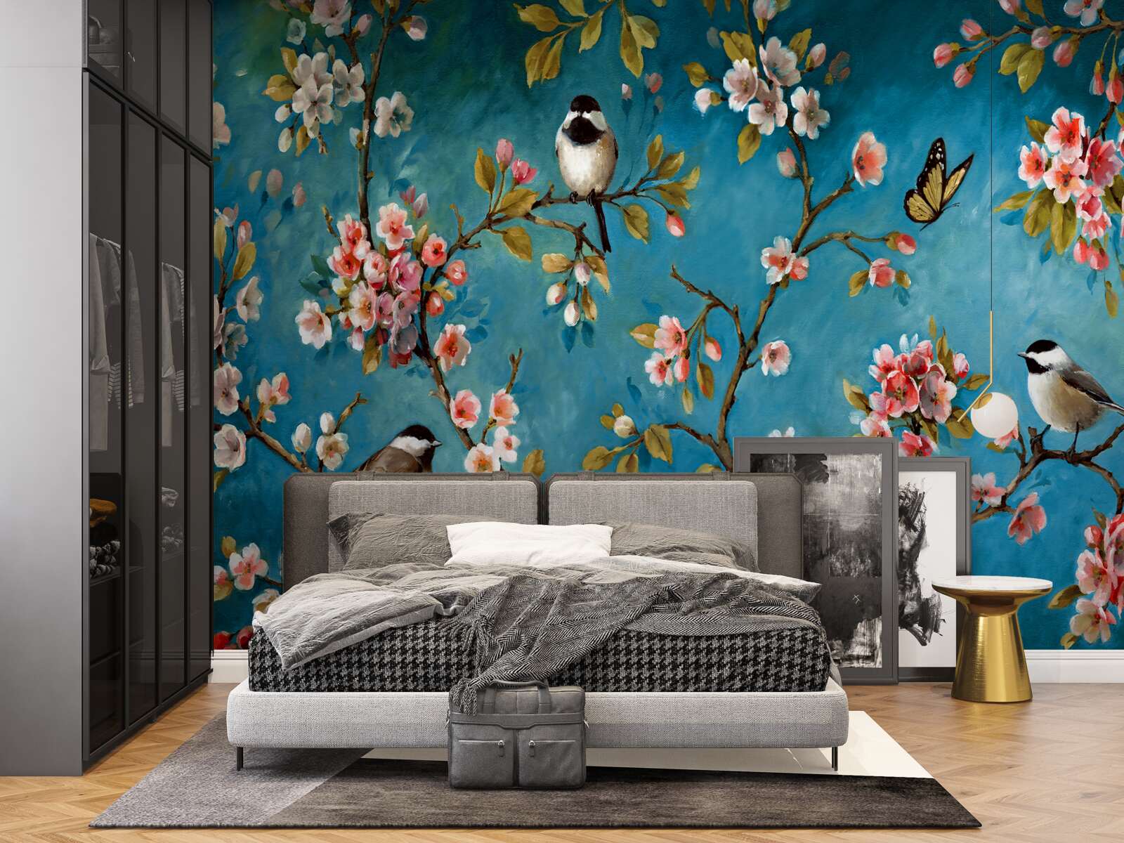 Fotobehang bloeiende takken met vogels tegen een achtergrond van azuurblauwe lucht