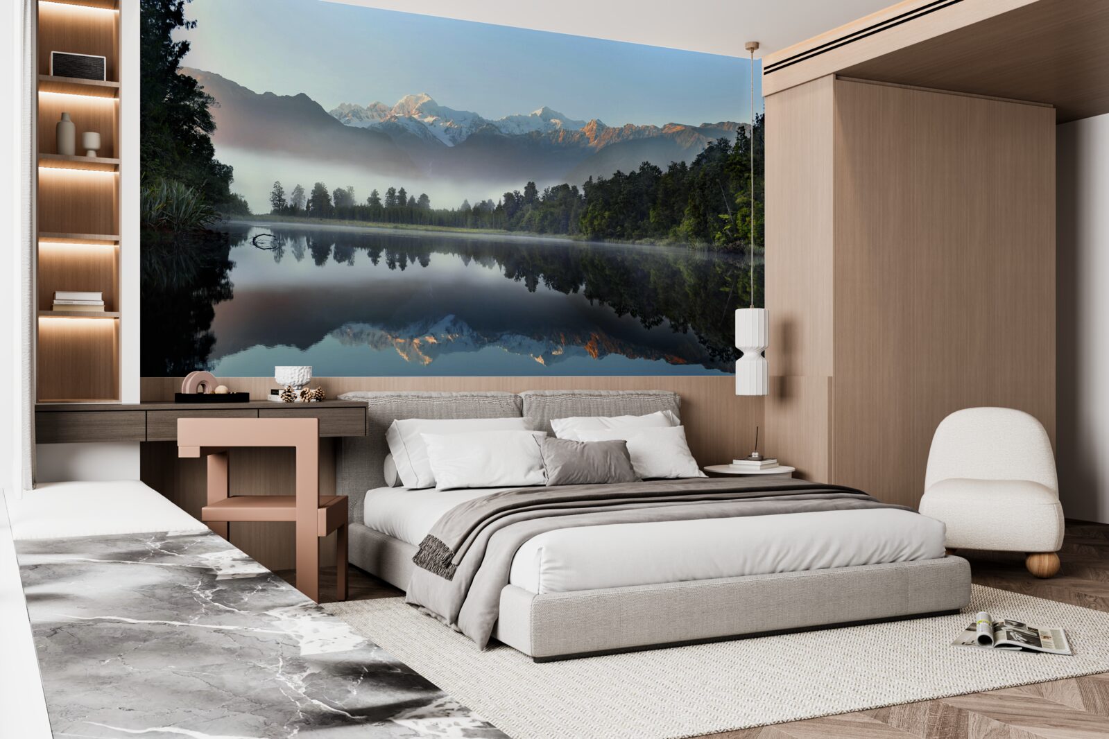 Fotobehang de top van een bergmeer is in mist gehuld