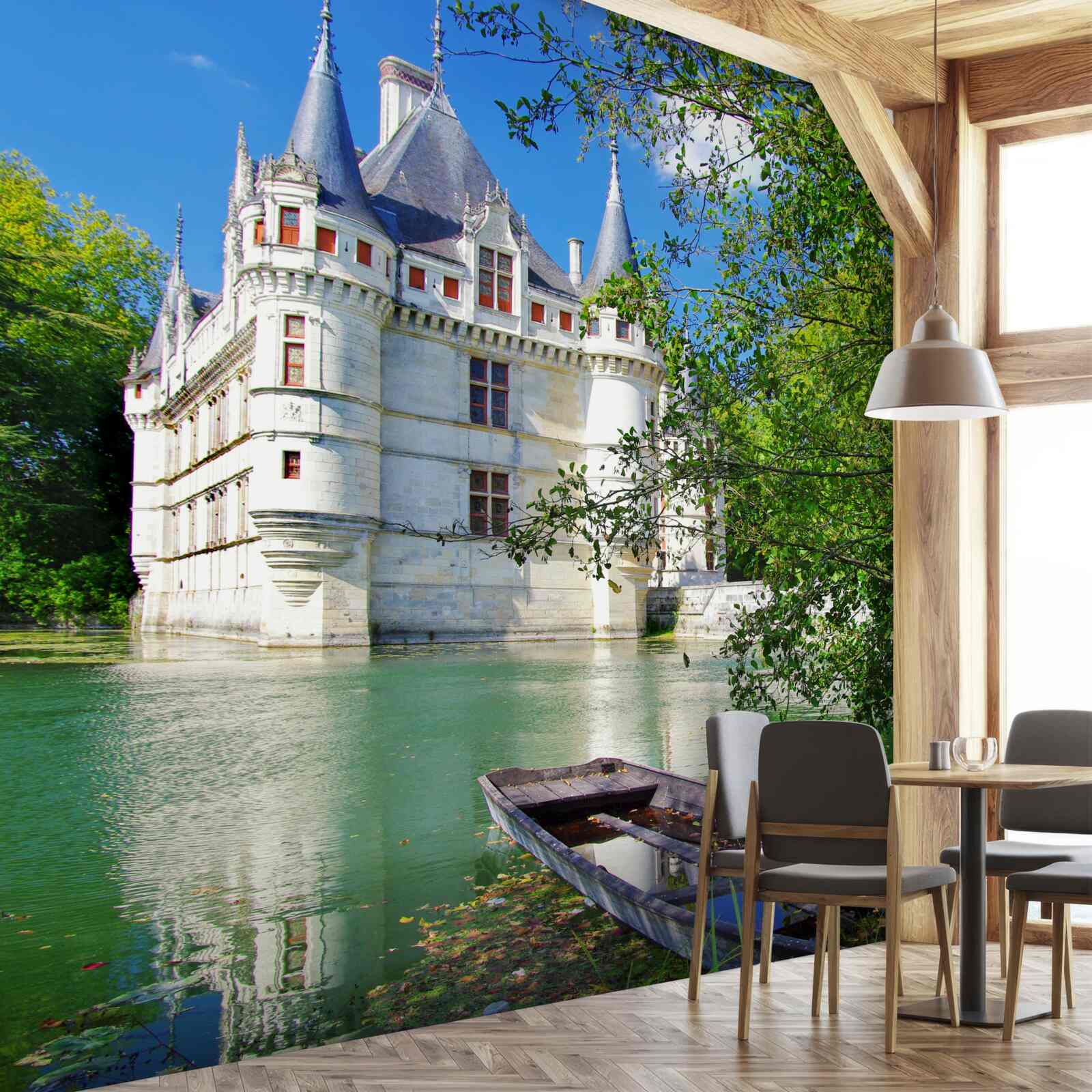 Fotobehang het zomerpaleis ligt aan de oever van een meer