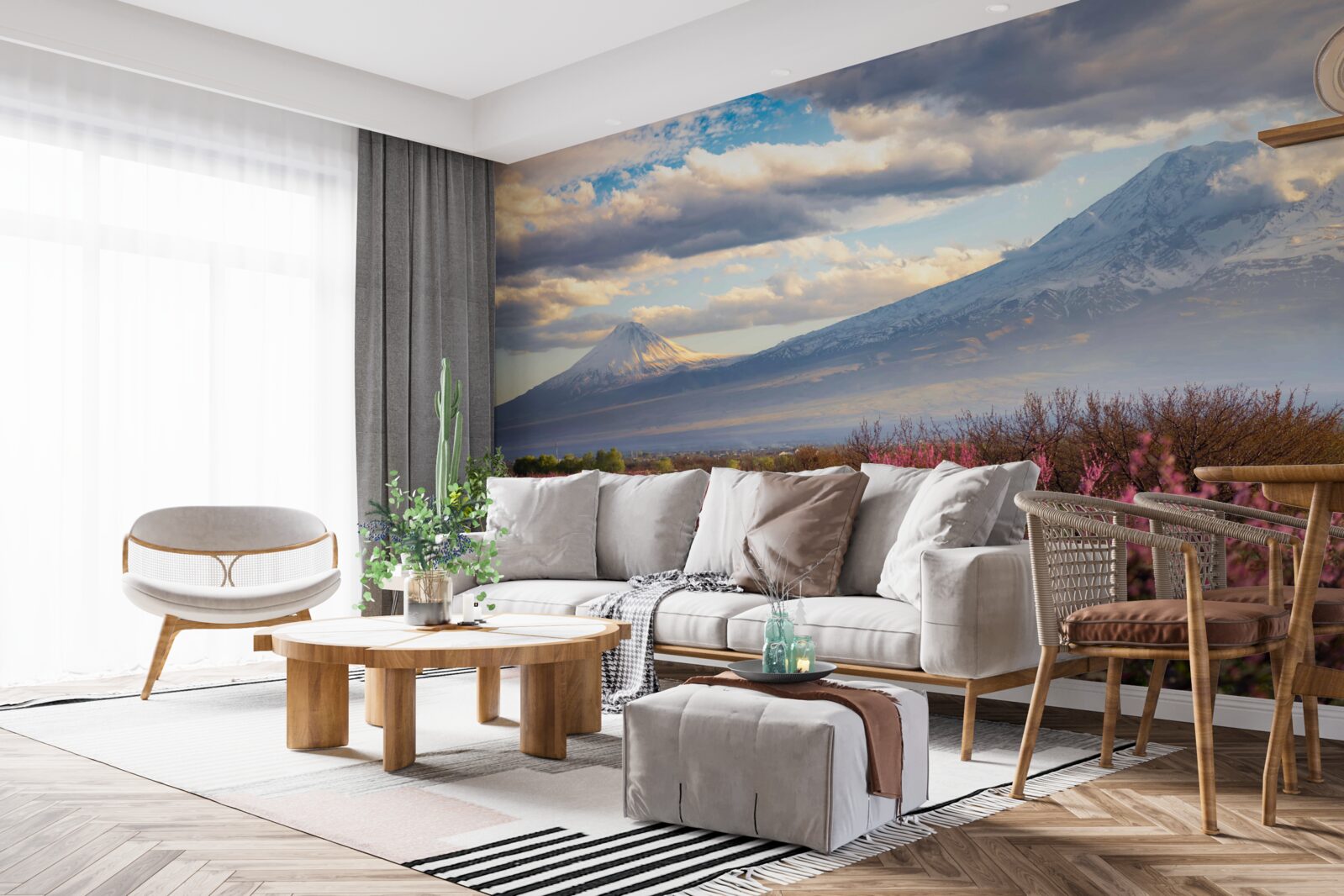 Fotobehang Aan de voet van de bergen staan de kersenbomen trots in bloei