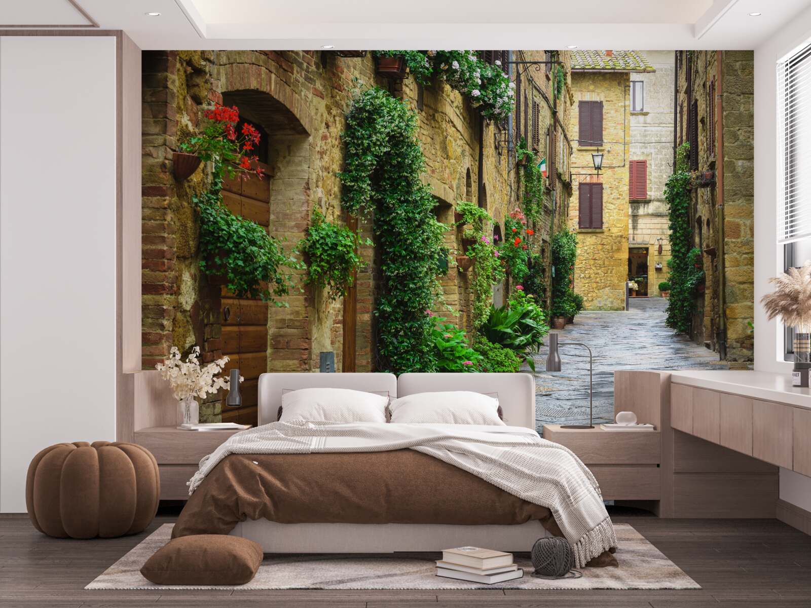 Fotobehang historische straat omgeven door groen