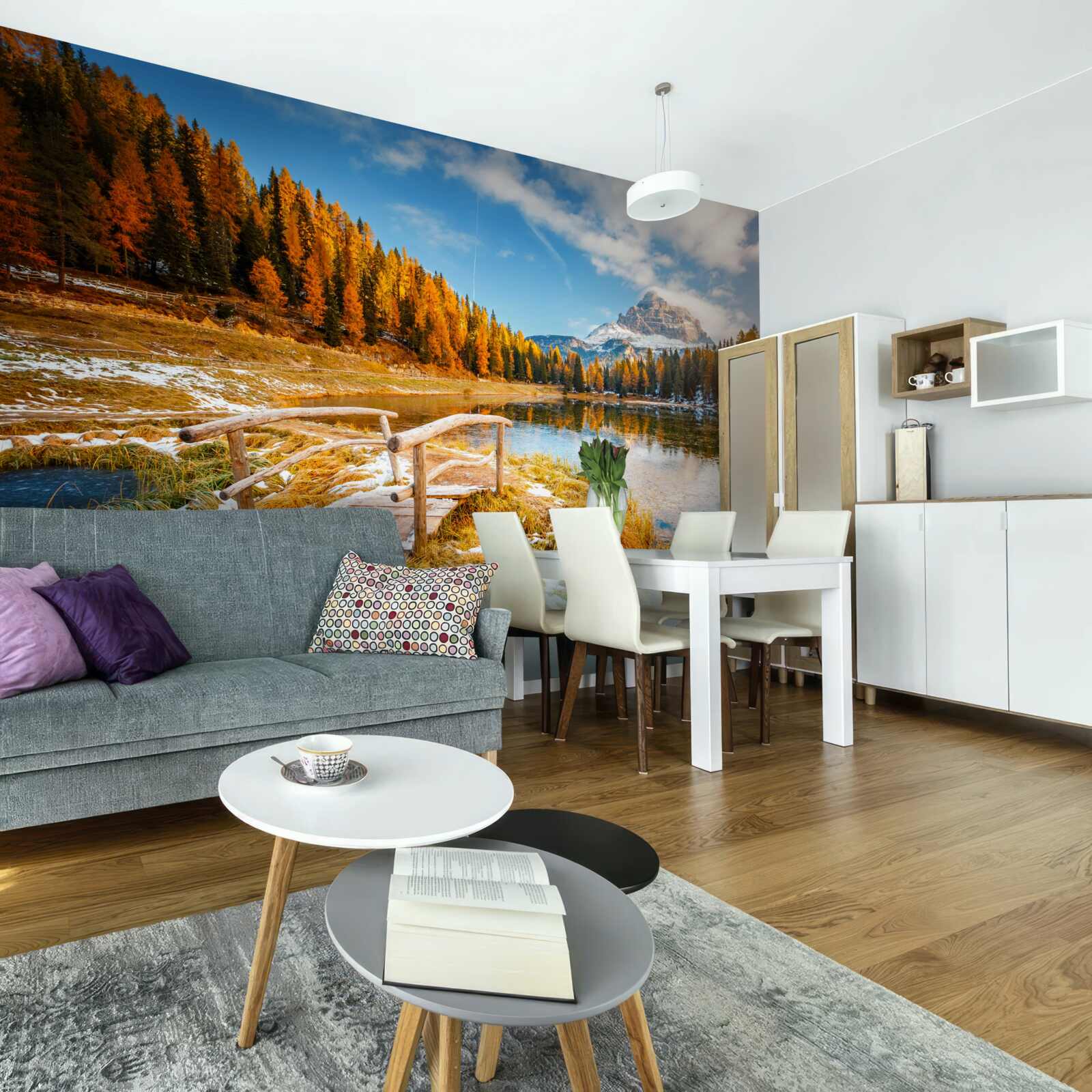 Fotobehang herfstlandschap met een berg aan de horizon