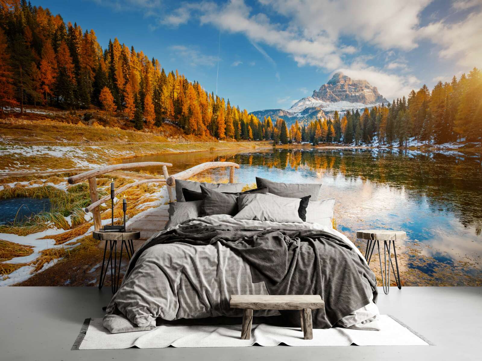 Fotobehang herfstlandschap met een berg aan de horizon