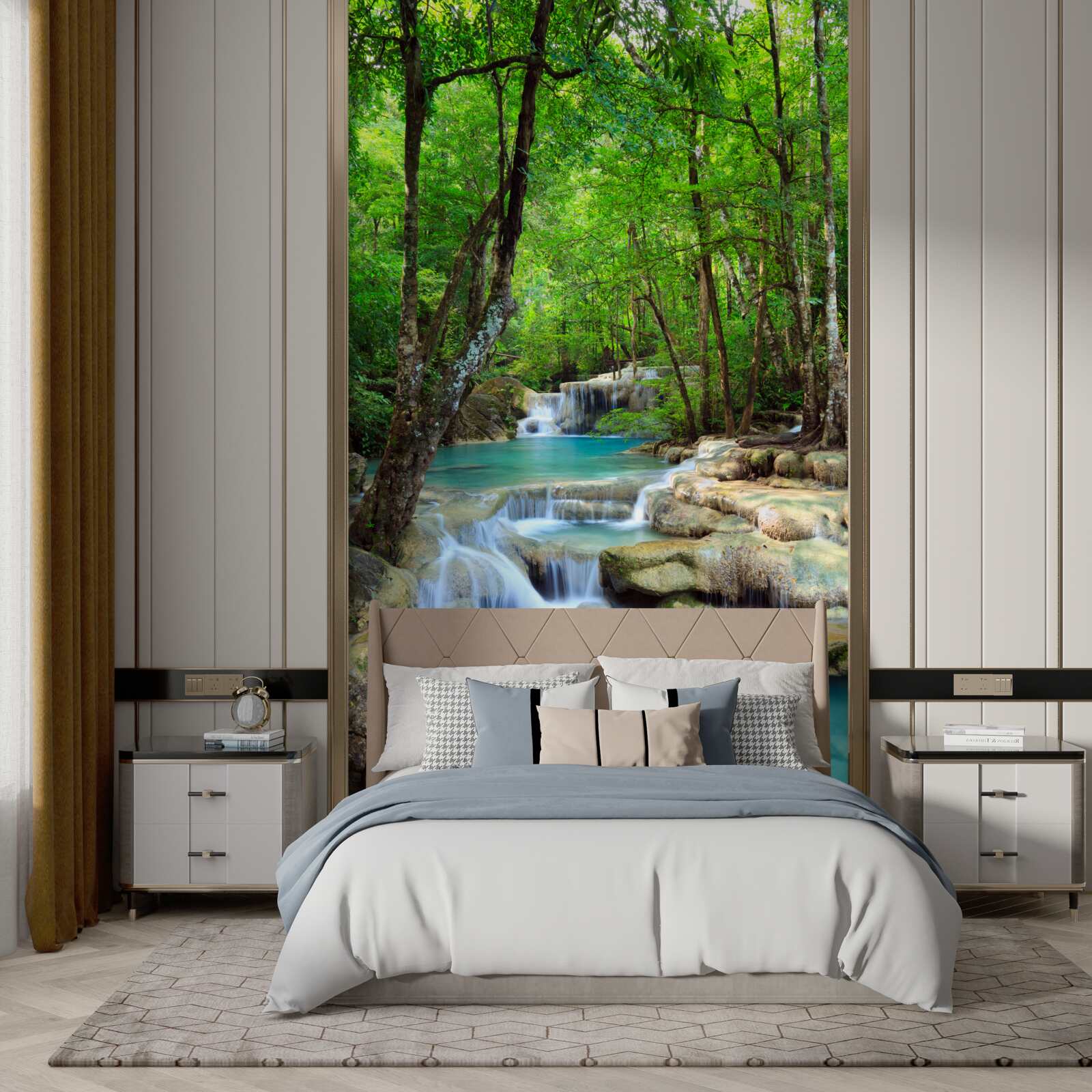 Fotobehang waterval met stromen kristalhelder water die naar beneden storten