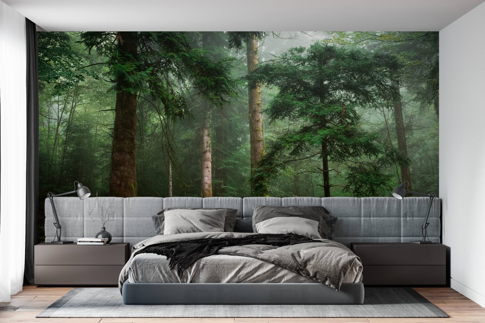 Fotobehang het oude naaldbos is gehuld in een dichte mist