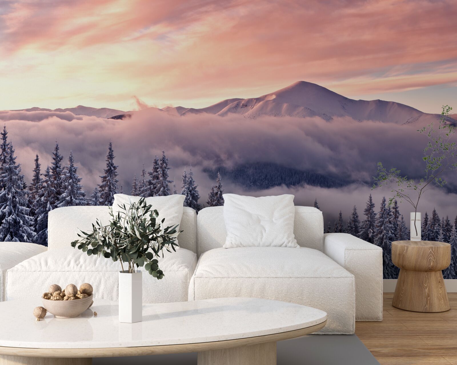 Fotobehang de in mist gehulde zonsondergang in de bergen schildert de ruimte in koele roze tinten