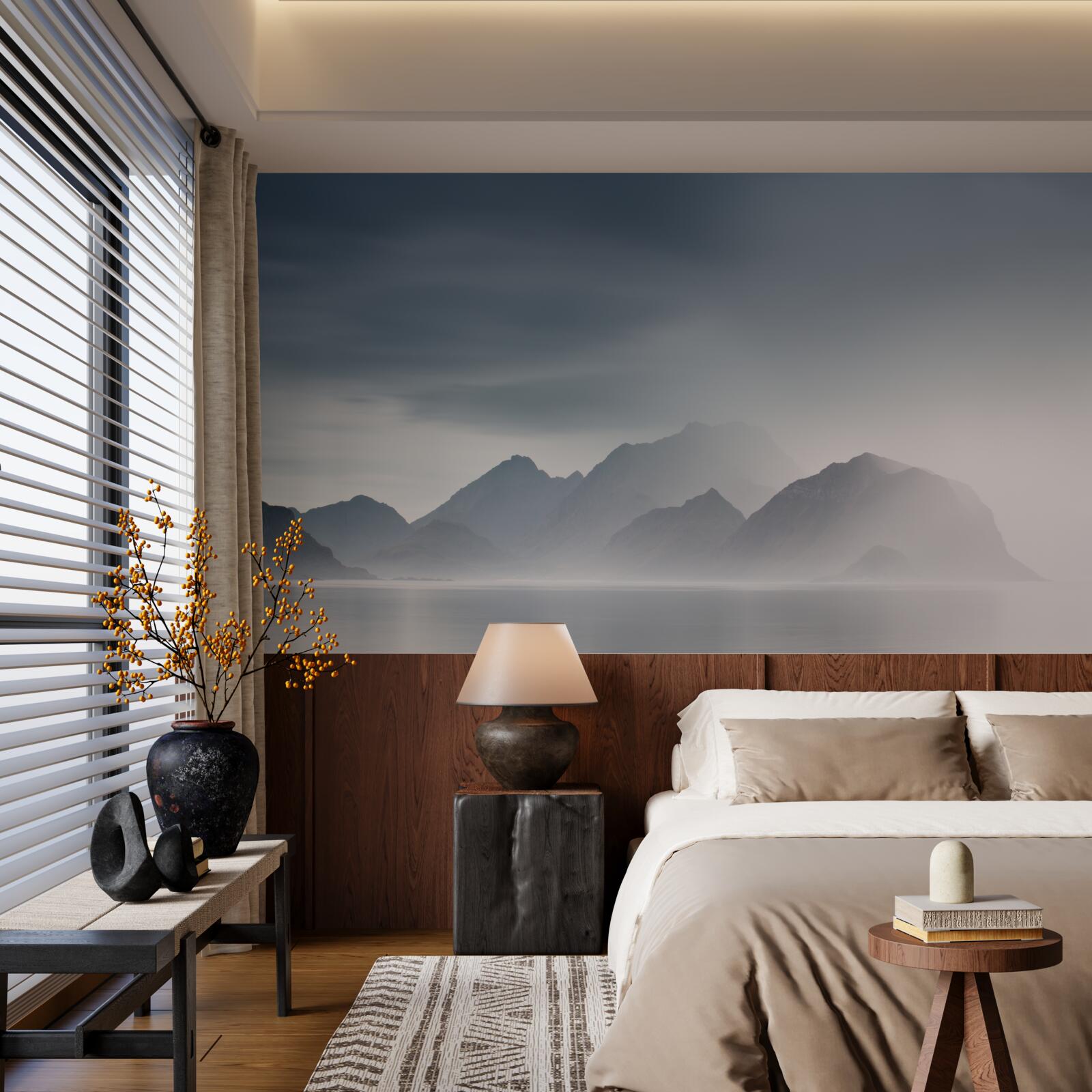 Fotobehang dichte mist daalt neer in de wateren die naar de bergen leiden