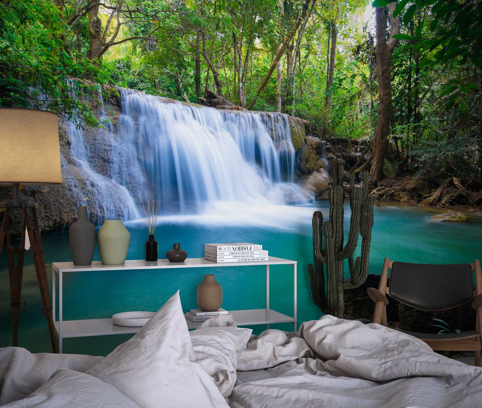 Fotobehang verbazingwekkend helder water van de waterpoel in het bos