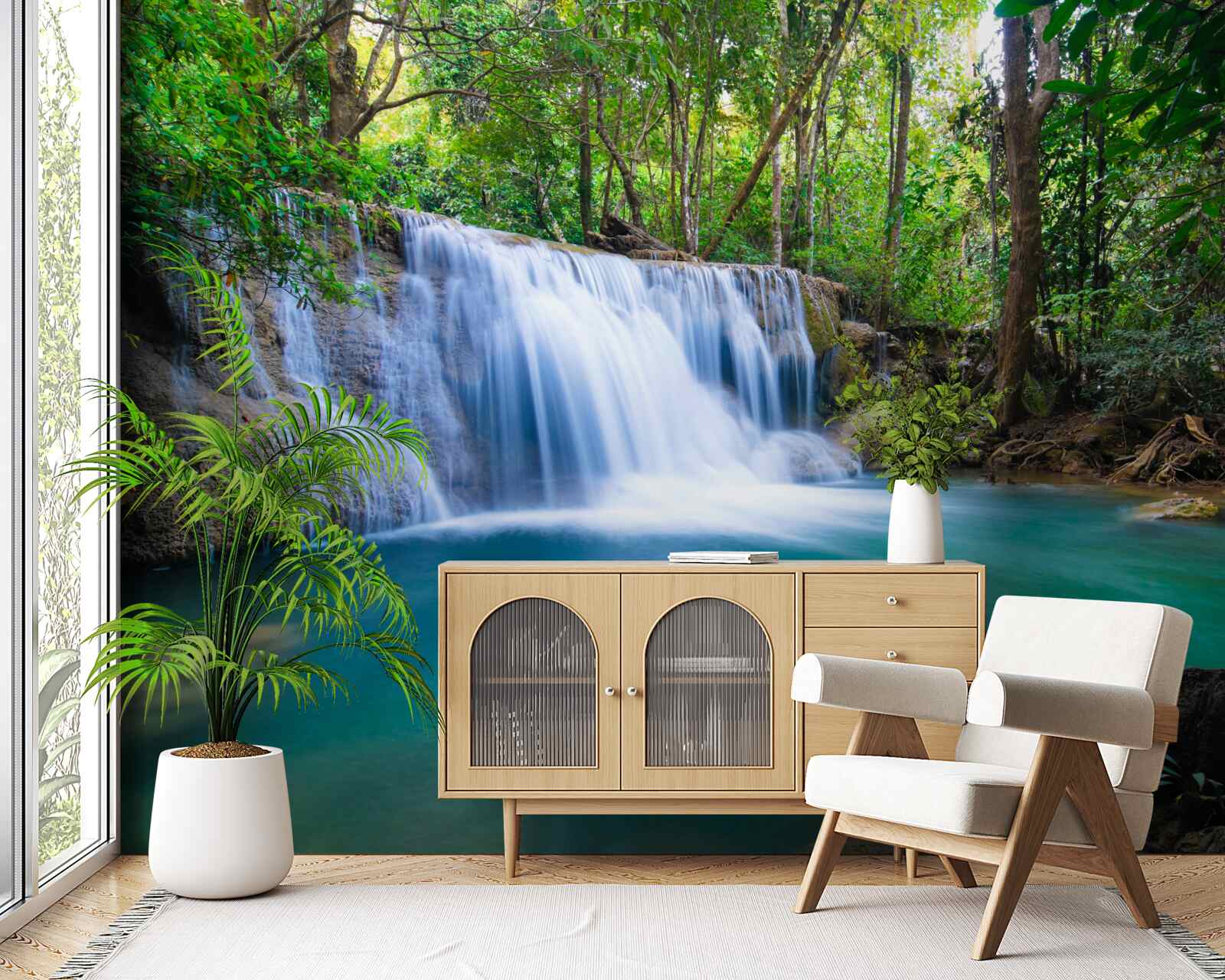 Fotobehang verbazingwekkend helder water van de waterpoel in het bos